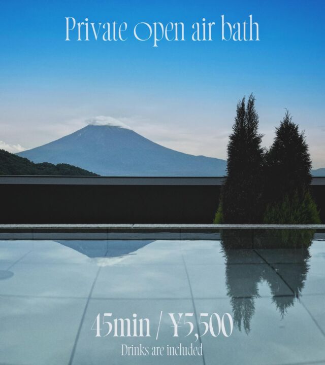 Enjoy the ever-changing view of Fuji from the highest private open-air bath in the area with a drink.
This private bath is available only for staying guests, but cannot be reserved in advance.
Please ask the front desk staff on the day of your stay.

エリア随一の高さにある貸切露天風呂で、刻一刻と移りゆく富士の景色を、お飲み物とともにお楽しみください。
この貸切風呂は宿泊者限定ですが、事前予約はできません。
宿泊日当日にフロントスタッフにお声がけください。

#miznohotel #mizunohotel #fujisan #mtfuji #kawaguchiko #amazingview #skybar #japantravels #livecamera #nicehotel #湖のホテル #富士山 #河口湖 #山梨