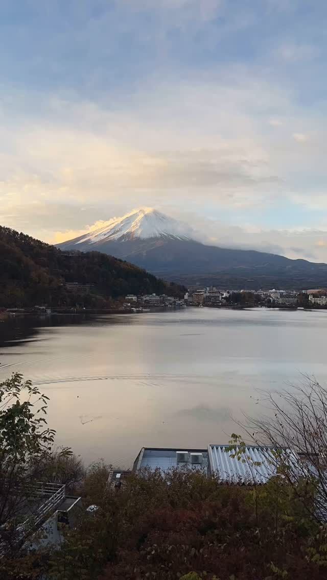 2024年11月27日 6:46 am.

#timelapse #miznohotel #mizunohotel #fujisan #mtfuji #kawaguchiko #amazingview #skybar #japantravels #hotel #livecamera #niceview #rooftopbar #nicehotel #湖のホテル　#富士山　#河口湖

 http://www.mzn.jp/
https://www.youtube.com/c/officialmiznohotel/live