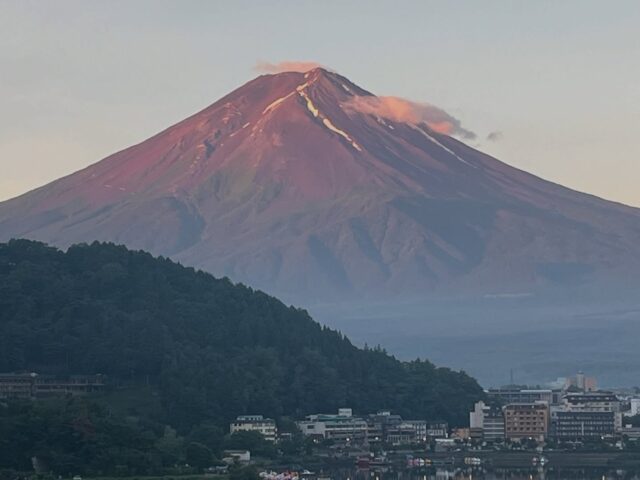 2025年6月17日 4:31 am.

#timelapse #miznohotel #mizunohotel #fujisan #mtfuji #kawaguchiko #amazingview #skybar #japantravels #hotel #livecamera #niceview #rooftopbar #nicehotel #湖のホテル　#富士山　#河口湖

 http://www.mzn.jp/
https://www.youtube.com/c/officialmiznohotel/live