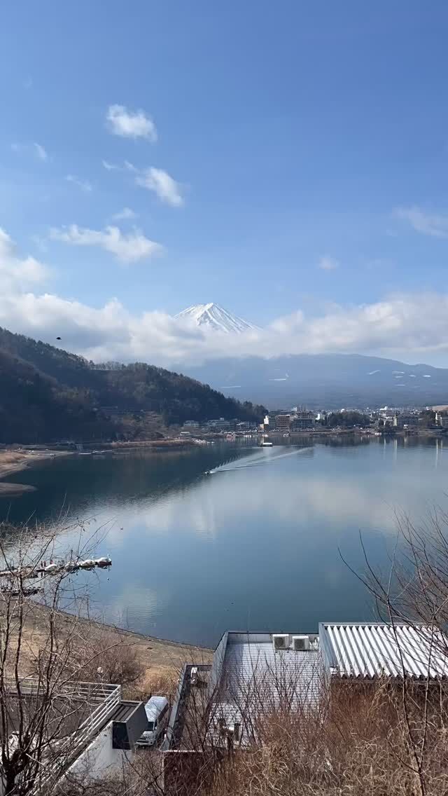 2026年3月18日 9:28 am.

#timelapse #miznohotel #mtfuji #skybar #湖のホテル　

 http://www.mzn.jp/
https://www.youtube.com/c/officialmiznohotel/live