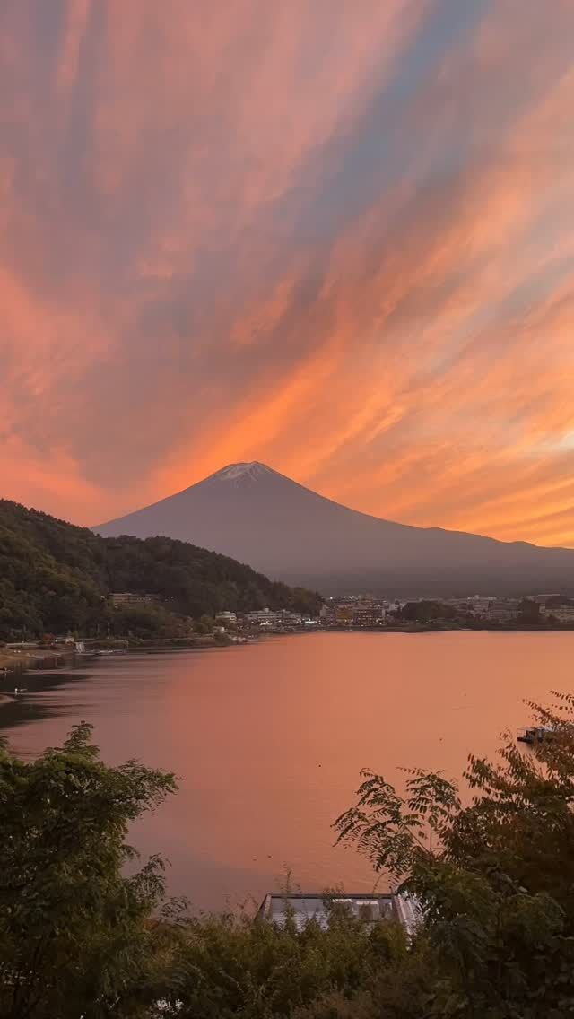 2025年10月29日 5:02 pm.

#timelapse #miznohotel #mizunohotel #fujisan #mtfuji #kawaguchiko #amazingview #skybar #japantravels #hotel #livecamera #niceview #rooftopbar #nicehotel #湖のホテル　#富士山　#河口湖

 http://www.mzn.jp/
https://www.youtube.com/c/officialmiznohotel/live