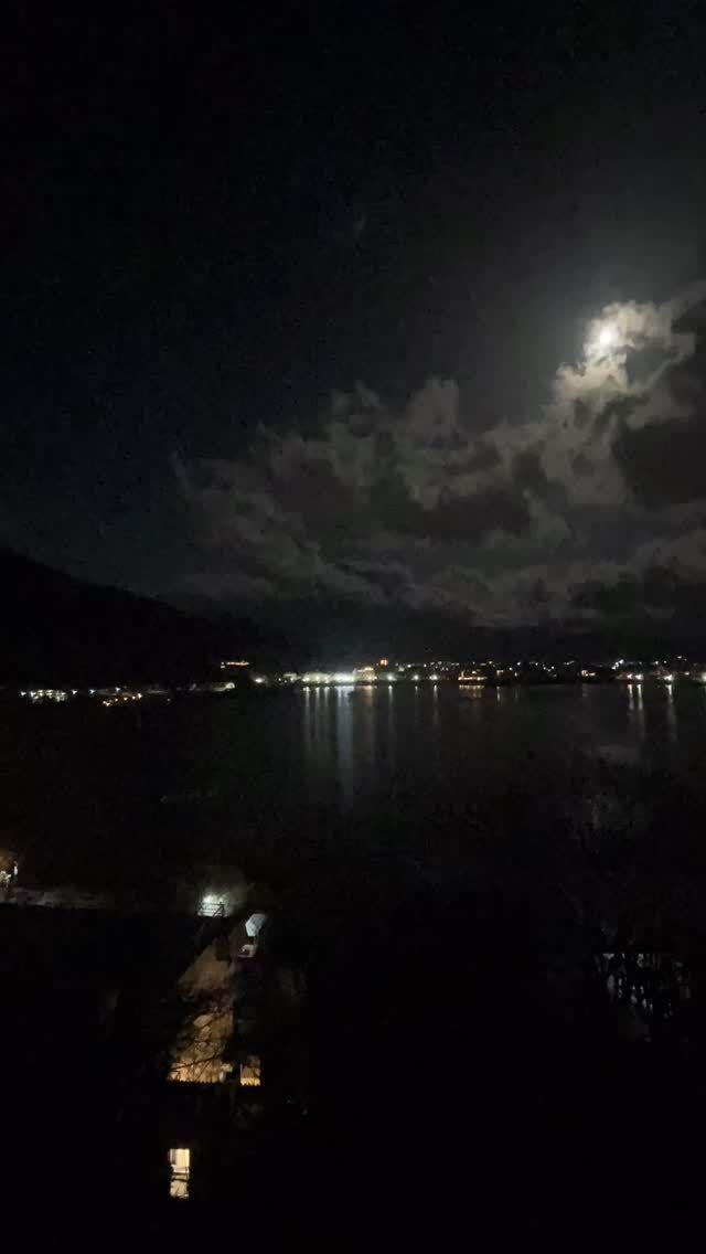 2026年3月7日 4:47 am.

#timelapse #miznohotel #mtfuji #skybar #湖のホテル　

 http://www.mzn.jp/
https://www.youtube.com/c/officialmiznohotel/live