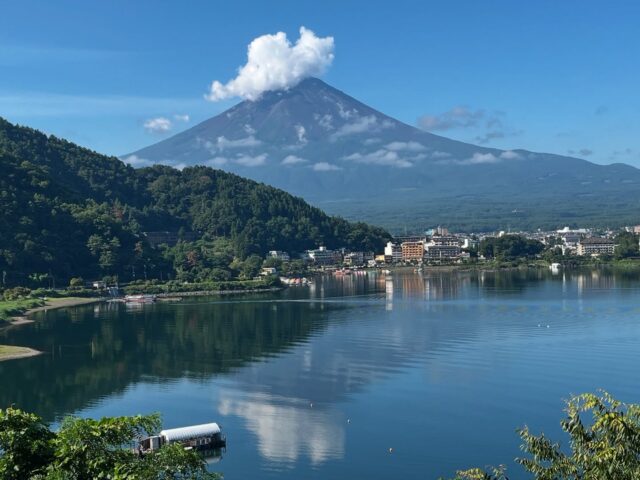 2025年7月22日 7:30 am.
夏富士

#timelapse #miznohotel #mizunohotel #fujisan #mtfuji #kawaguchiko #amazingview #skybar #japantravels #hotel #livecamera #niceview #rooftopbar #nicehotel #湖のホテル　#富士山　#河口湖

 http://www.mzn.jp/
https://www.youtube.com/c/officialmiznohotel/live