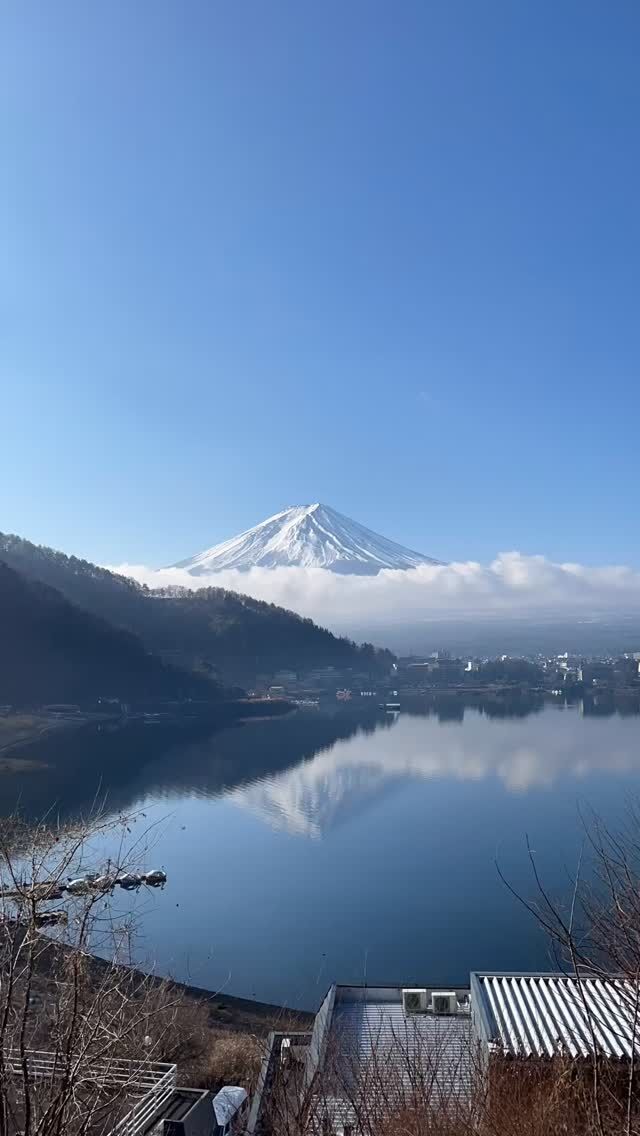 2026年2月18日 7:10 am.

#timelapse #miznohotel #mizunohotel #fujisan #mtfuji kawaguchiko amazingview skybar japantravels hotel livecamera niceview rooftopbar nicehotel 湖のホテル　富士山　河口湖

 http://www.mzn.jp/
https://www.youtube.com/c/officialmiznohotel/live