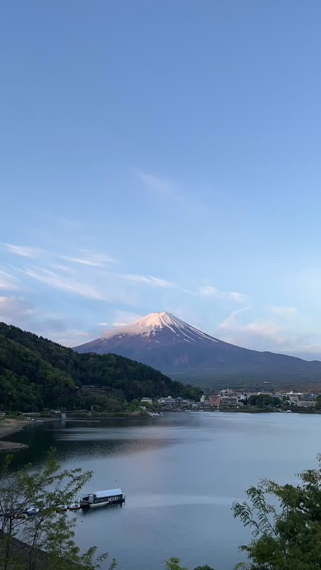 2026年5月5日 5:00 am.

#timelapse #miznohotel #mtfuji #skybar #湖のホテル　

 http://www.mzn.jp/
https://www.youtube.com/c/officialmiznohotel/live