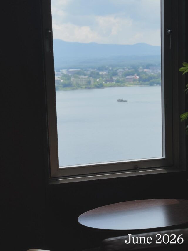 🌿【2026年6月分のご予約受付スタート】🌿

初夏の光が湖面にきらめく、6月の河口湖。
新緑と静けさに包まれるこの季節は、ゆったりとした時間がよく似合います。

本日より、6月分のご予約受付を開始いたしました。
ただし、今年も工事・メンテナンスのため、
6月8日〜28日は現時点ではご予約を停止しております。

休館期間のスケジュールが確定次第、
改めてご予約受付を開始し、こちらでもお知らせいたします。

ご不便をおかけいたしますが、
より心地よい滞在のための準備期間として、何卒ご理解ください。

📅ご予約は公式サイトより
🔗プロフィールのリンクからどうぞ。

⸻

🌿 June 2026 Reservations Now Open 🌿

Early summer brings fresh greenery and gentle light to Lake Kawaguchi—
a season made for calm moments and slow days by the water.

We are now accepting reservations for June 2026.
Please note that reservations are currently unavailable from June 8 to June 28
due to planned maintenance and construction work.

Once the schedule is finalized, we will reopen reservations
and share an updated announcement.

Thank you for your understanding as we prepare
to offer an even more comfortable stay.

📅 Book via our official website
🔗 Link in profile

#miznohotel #mizunohotel #fujisan #mtfuji #kawaguchiko #amazingview #skybar #japantravels #livecamera #nicehotel #湖のホテル #富士山 #河口湖 #山梨
