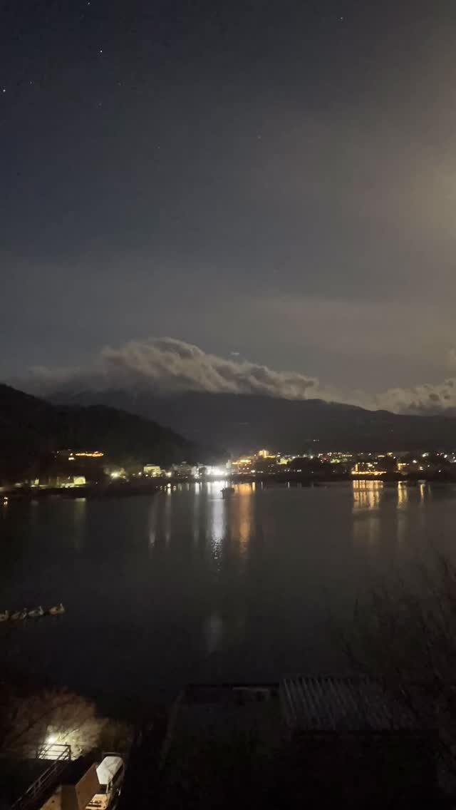 2026年3月7日 5:15 am.

#timelapse #miznohotel #mtfuji #skybar #湖のホテル　

 http://www.mzn.jp/
https://www.youtube.com/c/officialmiznohotel/live